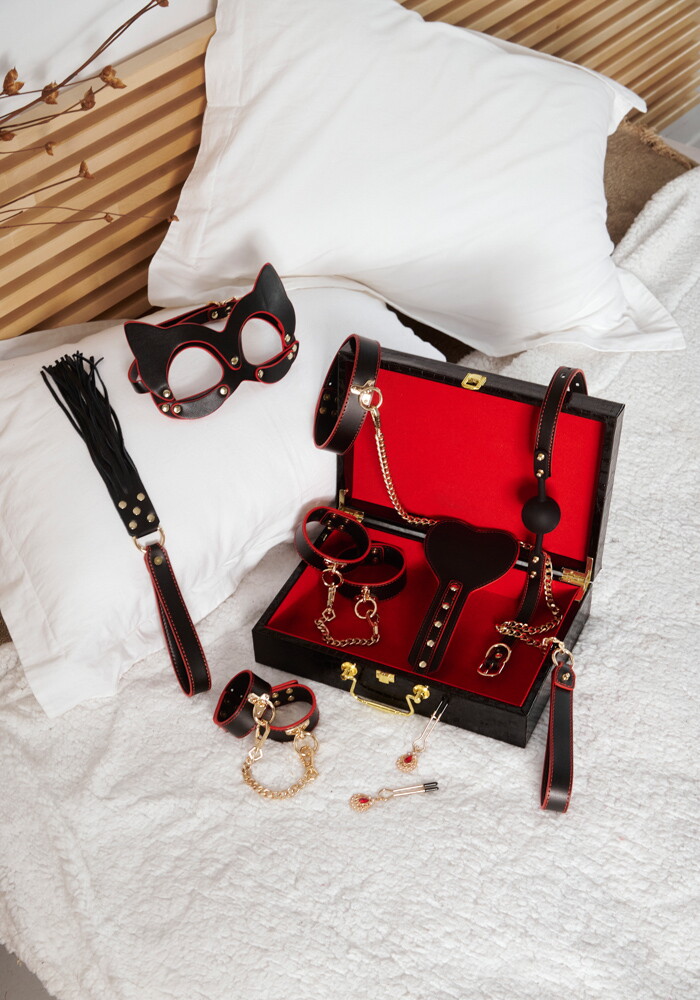 Red Set of kinky accessories in a box 13 22013 Sweet Vibes 